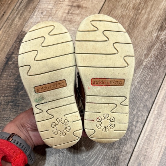 Stride Rite Brown Girls Mary Jane Velcro Dress Shoes - Picture 3 of 5